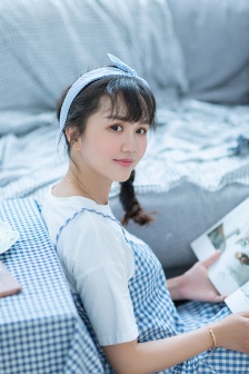 麻麻装睡让你滑进去